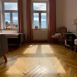 Apartament Ratuszowy *