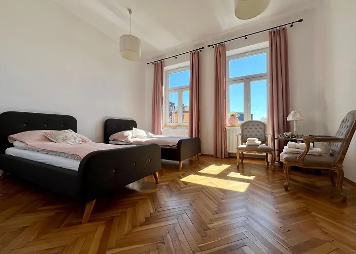 Ratuszowy * צ'שין