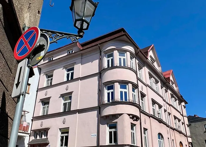 Ratuszowy * צ'שין